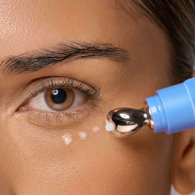 Contorno de Ojos con Cafeína