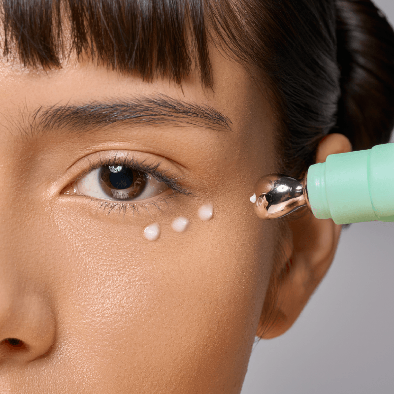 Contorno de Ojos con Cafeína