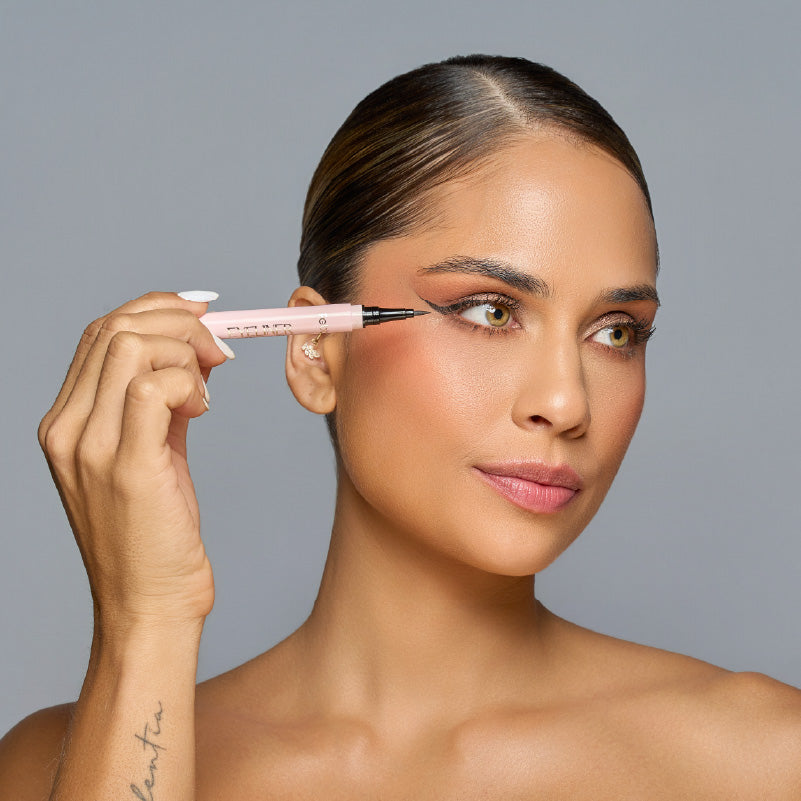 Delineador Líquido Profesional